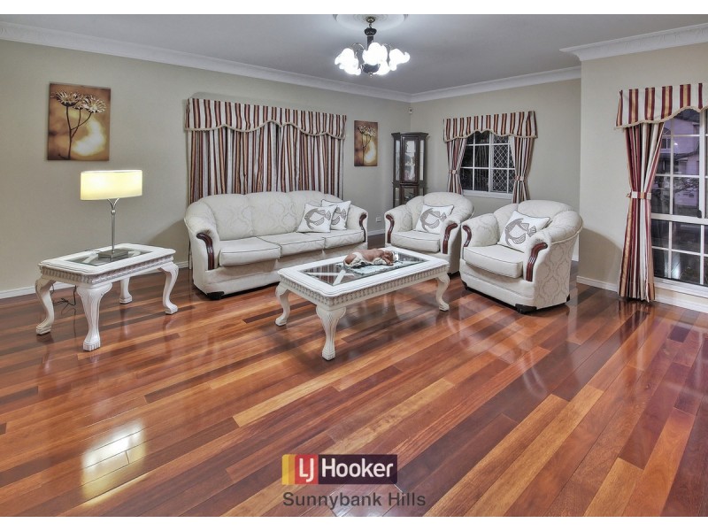 11 Poinciana Crescent, Stretton QLD 4116