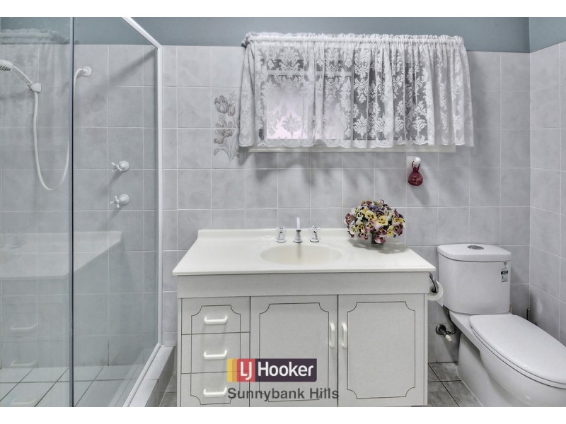 11 Poinciana Crescent, Stretton QLD 4116