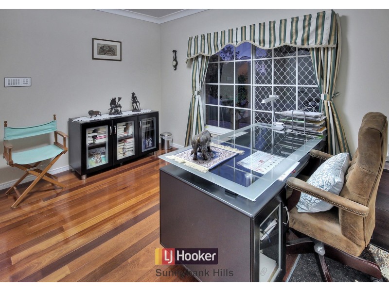 11 Poinciana Crescent, Stretton QLD 4116