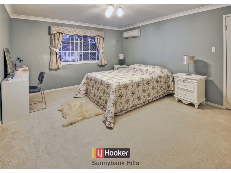 11 Poinciana Crescent, Stretton QLD 4116