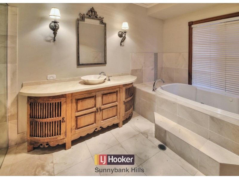 60 Dandelion Street, Eight Mile Plains QLD 4113