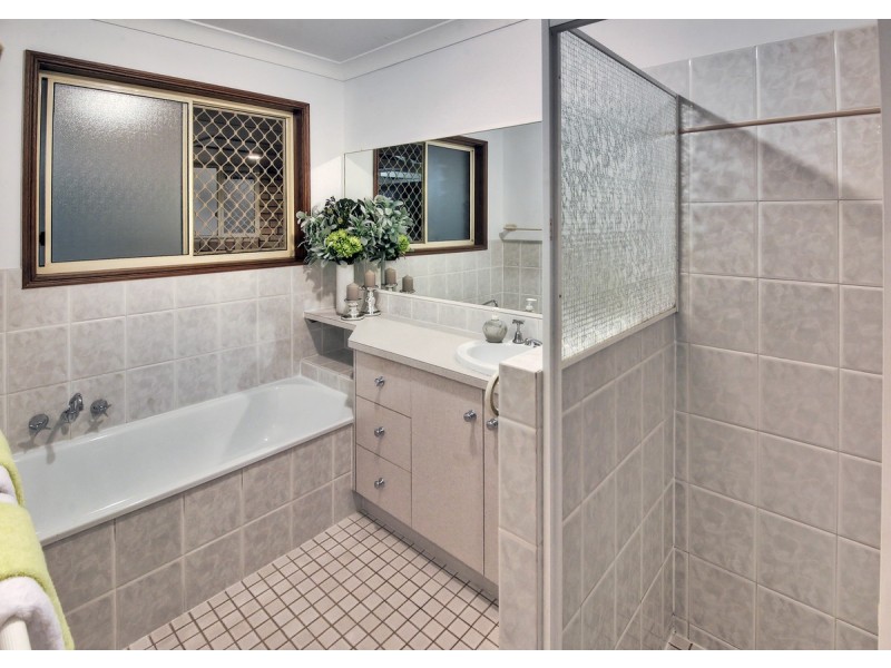 73 Bordeaux Street, Eight Mile Plains QLD 4113