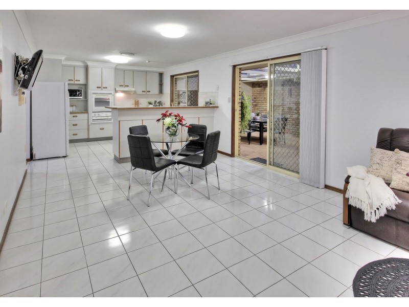 73 Bordeaux Street, Eight Mile Plains QLD 4113