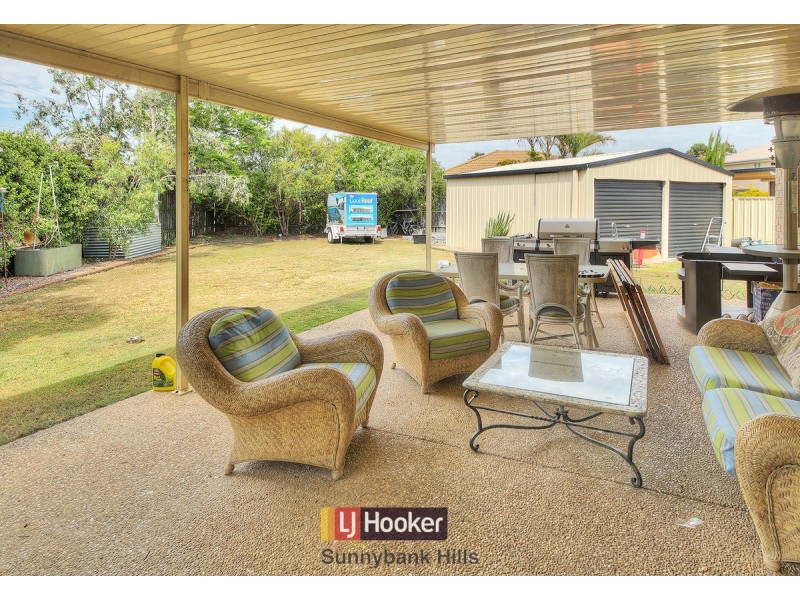 24 Cornell Close, Regents Park QLD 4118