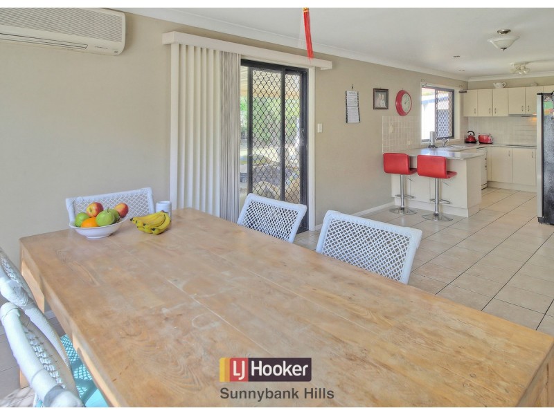 24 Cornell Close, Regents Park QLD 4118