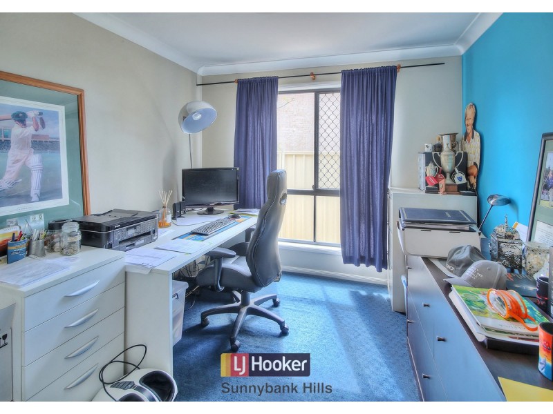 24 Cornell Close, Regents Park QLD 4118