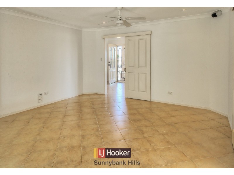 10 Tulipwood Place, Stretton QLD 4116