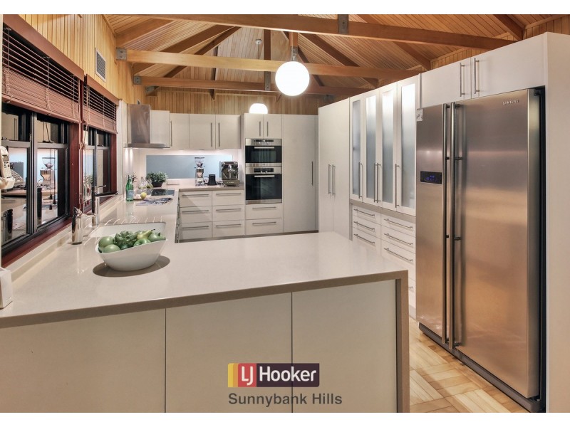 24 Dance Crescent, Eight Mile Plains QLD 4113