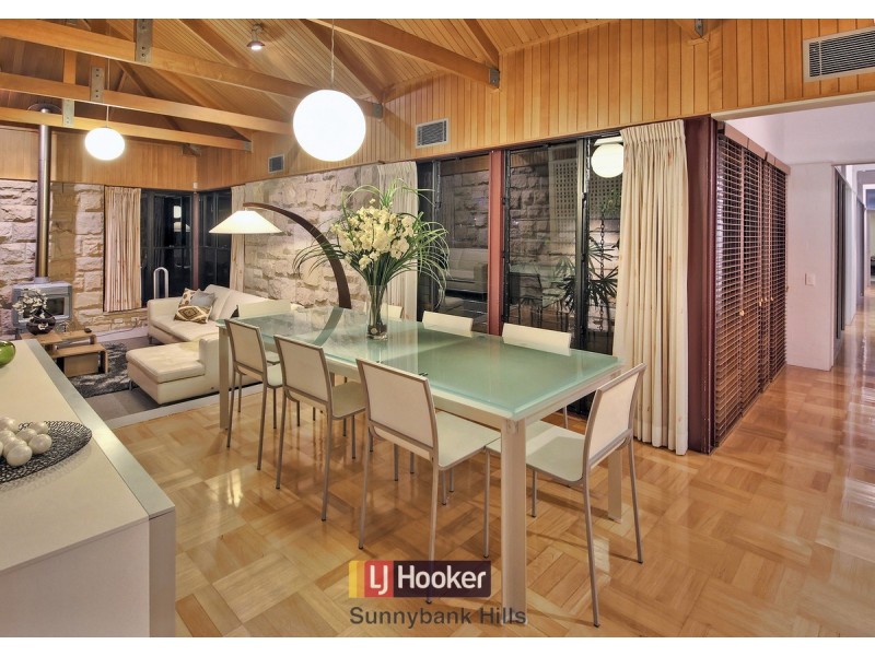 24 Dance Crescent, Eight Mile Plains QLD 4113