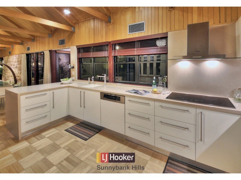 24 Dance Crescent, Eight Mile Plains QLD 4113