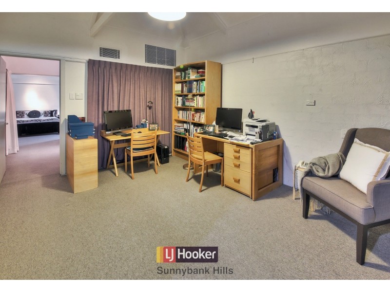 24 Dance Crescent, Eight Mile Plains QLD 4113