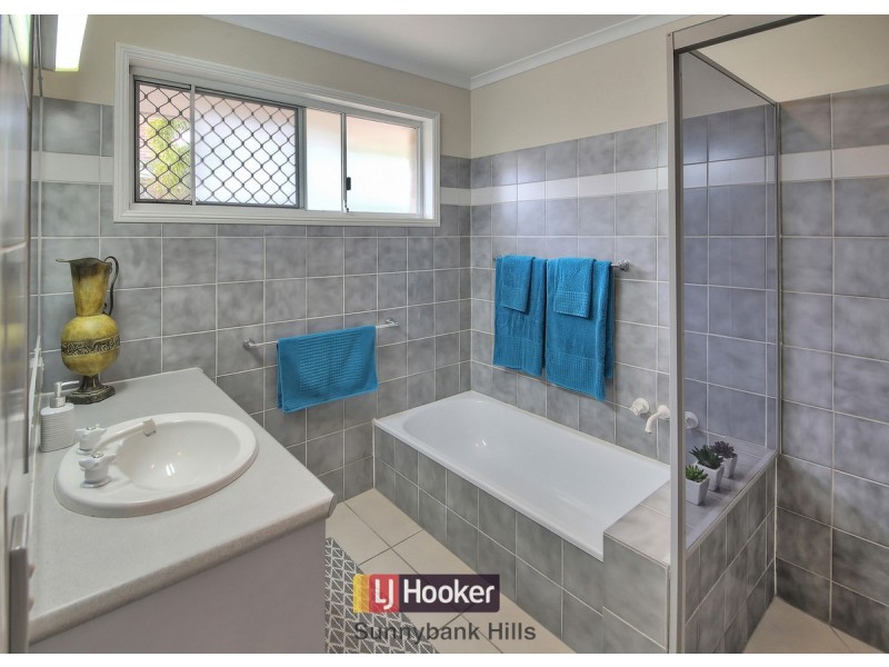 56 Casuarina Crescent, Calamvale QLD 4116