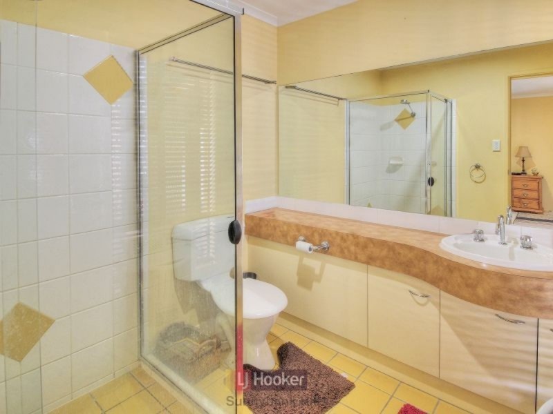 11 Clifton Place, Parkinson QLD 4115