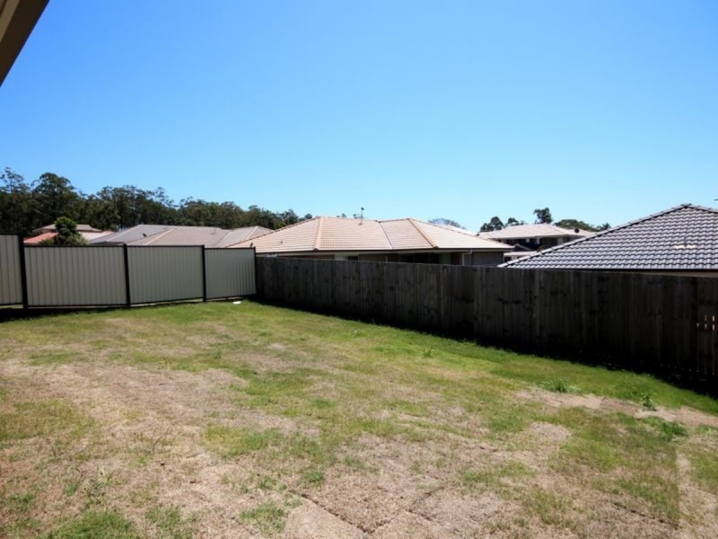14 Bluegrass Court (off Tranquil, Hillcrest QLD 4118