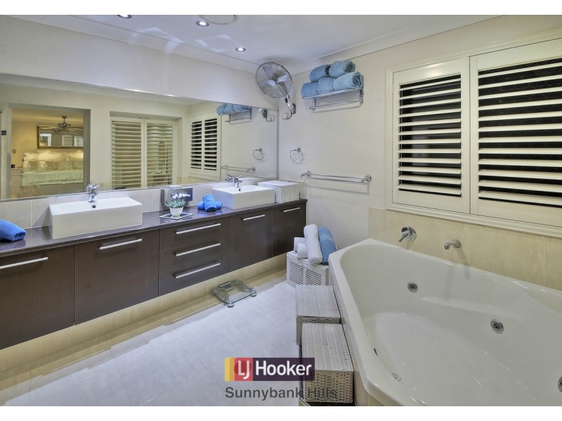 7 Amber Close, Eight Mile Plains QLD 4113