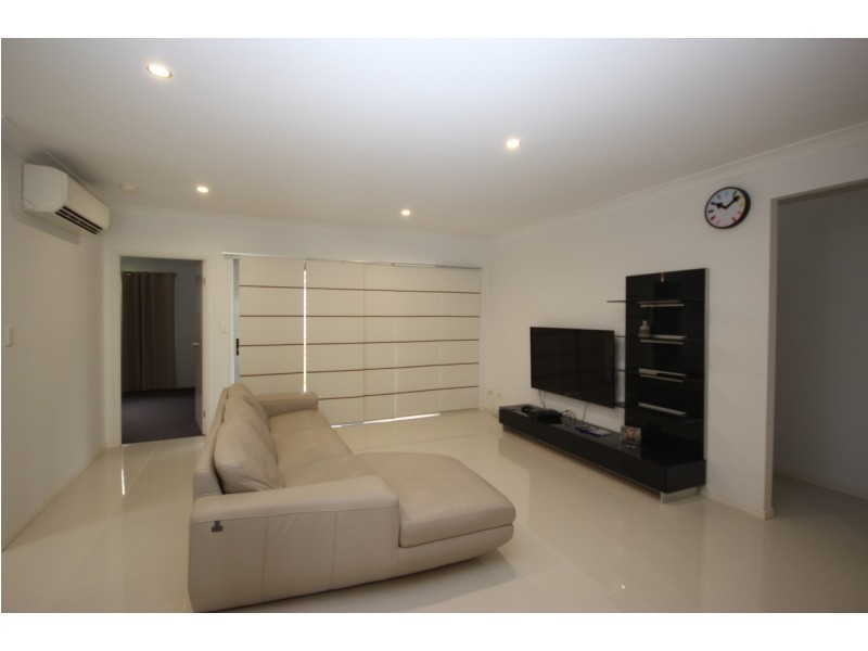 10 Aster Place, Calamvale QLD 4116