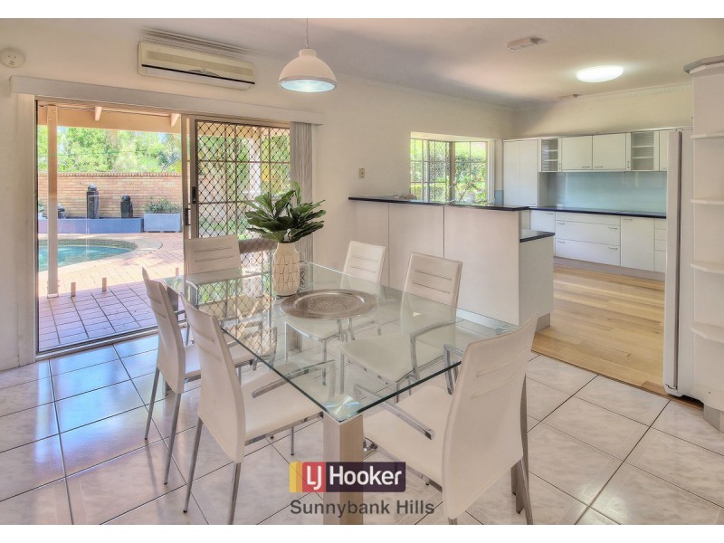 11 Peterleen Street, Robertson QLD 4109