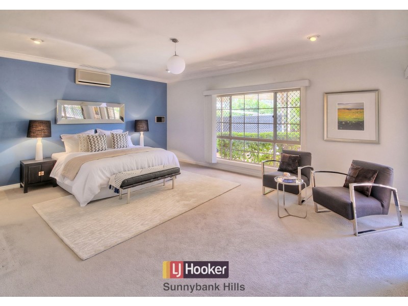 11 Peterleen Street, Robertson QLD 4109