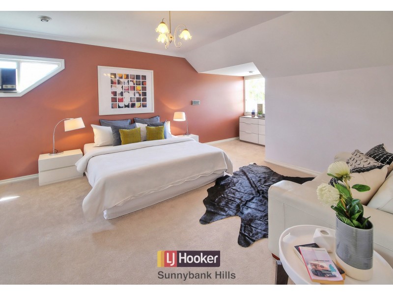 11 Peterleen Street, Robertson QLD 4109