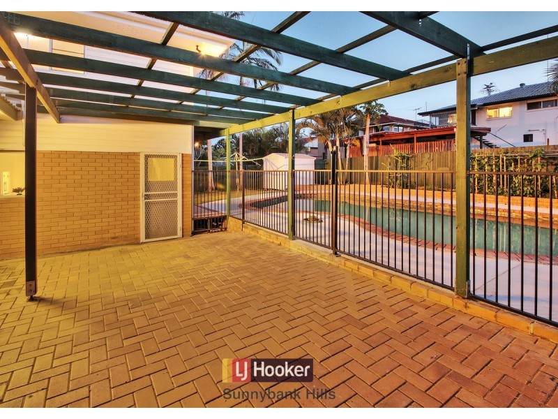 7 Damson Street, Macgregor QLD 4109