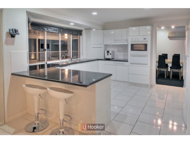 11 St John Close, Parkinson QLD 4115