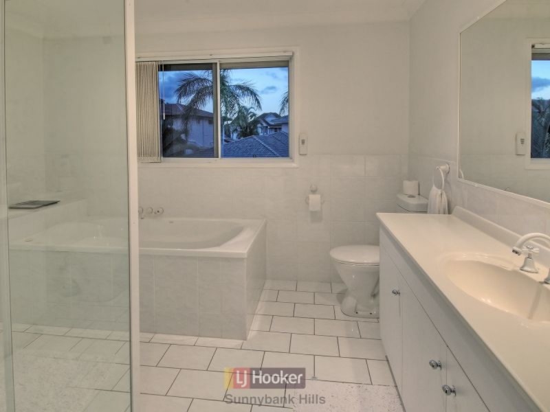 11 St John Close, Parkinson QLD 4115