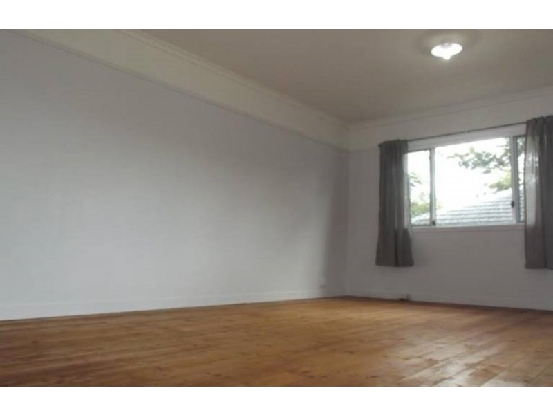 15 Deacon Street, Coopers Plains QLD 4108