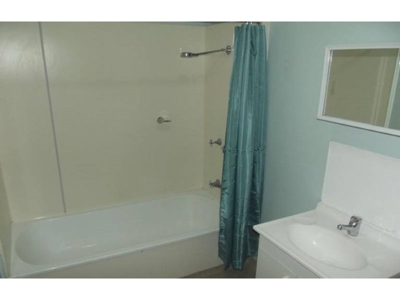 15 Deacon Street, Coopers Plains QLD 4108