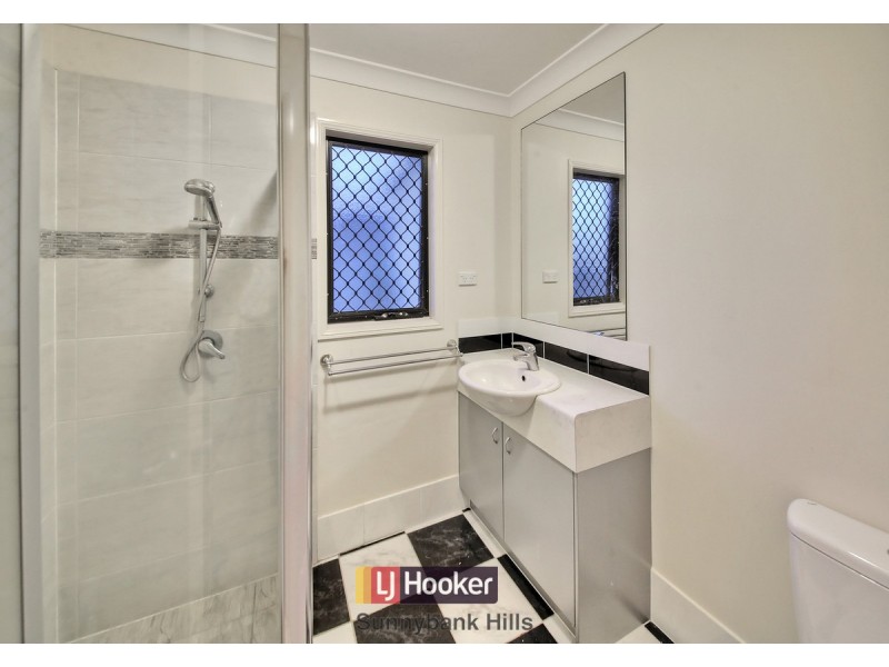 15 Avonlea Place, Eight Mile Plains QLD 4113