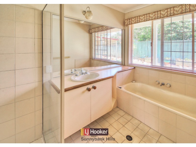 12 Chateau Street, Calamvale QLD 4116