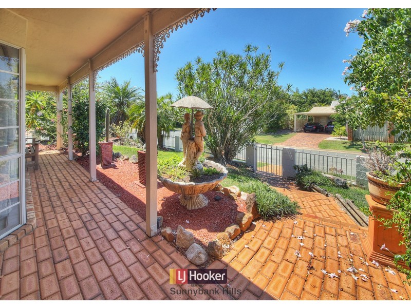 12 Chateau Street, Calamvale QLD 4116