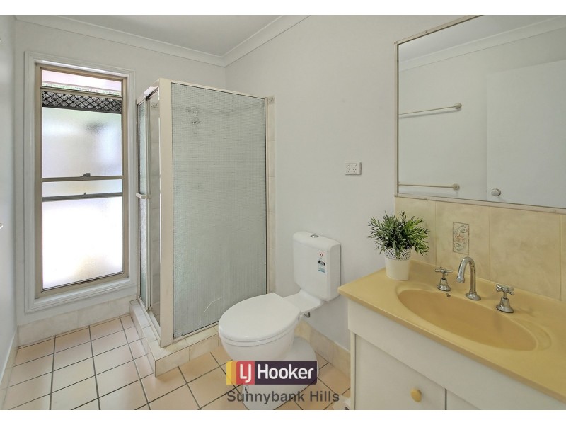 8 Wilshire Place, Runcorn QLD 4113