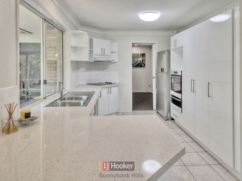 17 Golden Rain Place, Stretton QLD 4116