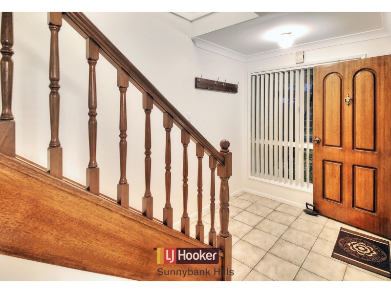 5 Hoover Court, Stretton QLD 4116