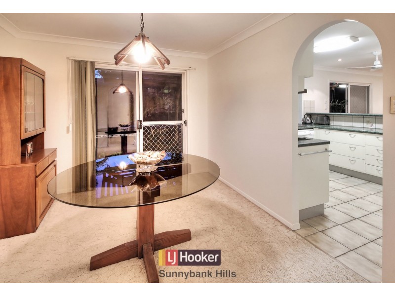 5 Hoover Court, Stretton QLD 4116