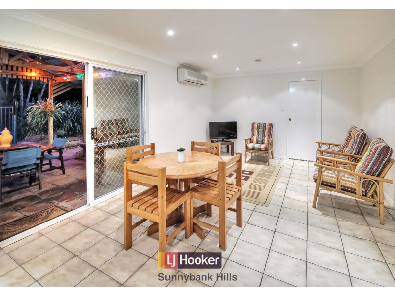 5 Hoover Court, Stretton QLD 4116
