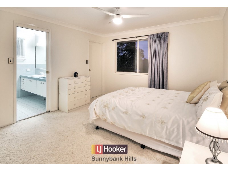 5 Hoover Court, Stretton QLD 4116