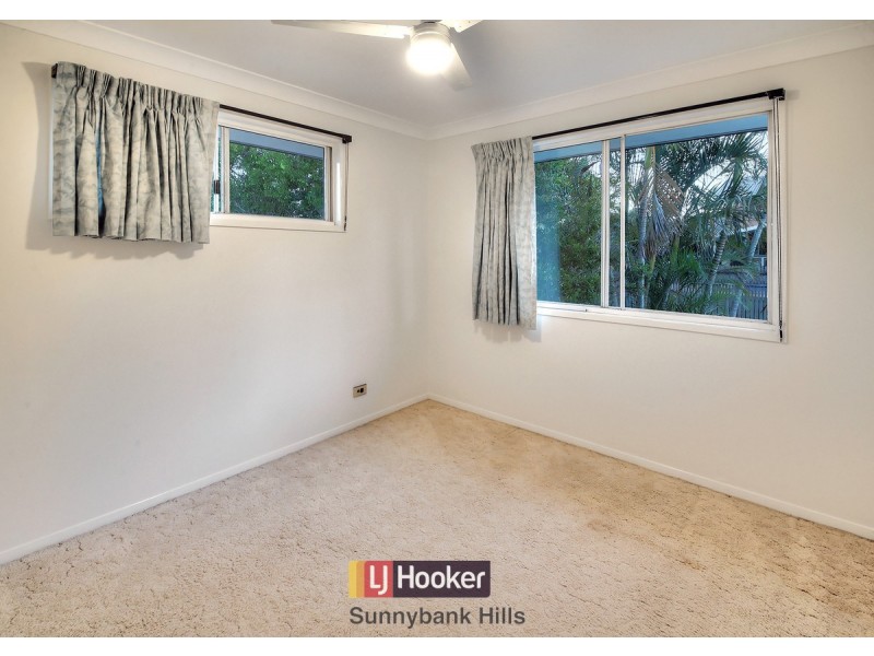 5 Hoover Court, Stretton QLD 4116