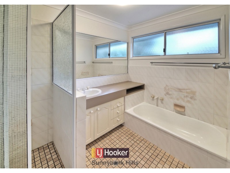 5 Hoover Court, Stretton QLD 4116