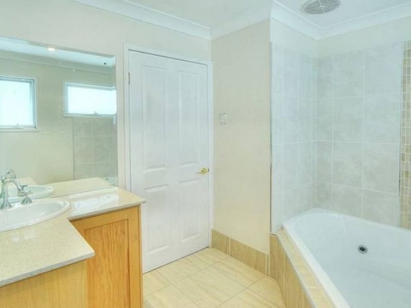 16 Scouse Street, Acacia Ridge QLD 4110