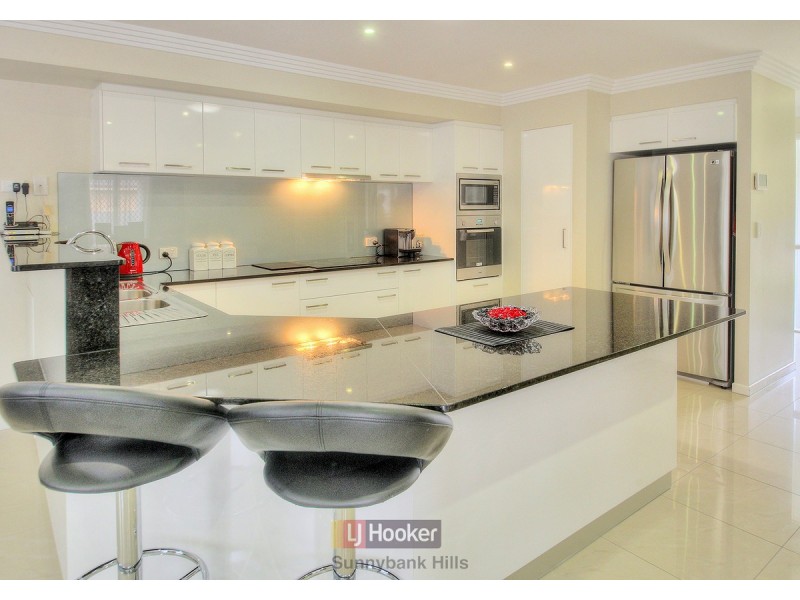 5 Grove Court, Eight Mile Plains QLD 4113