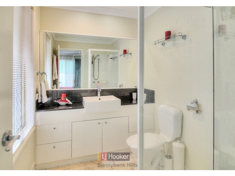 5 Grove Court, Eight Mile Plains QLD 4113