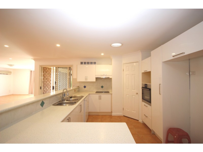 49 Victoria Crescent, Parkinson QLD 4115