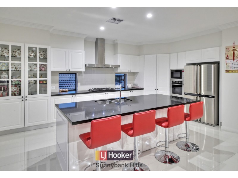 98 Warrigal Road, Runcorn QLD 4113