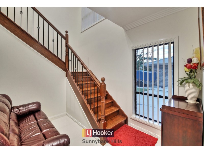 98 Warrigal Road, Runcorn QLD 4113