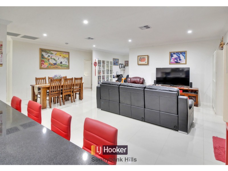 98 Warrigal Road, Runcorn QLD 4113