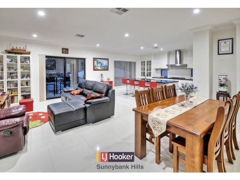 98 Warrigal Road, Runcorn QLD 4113