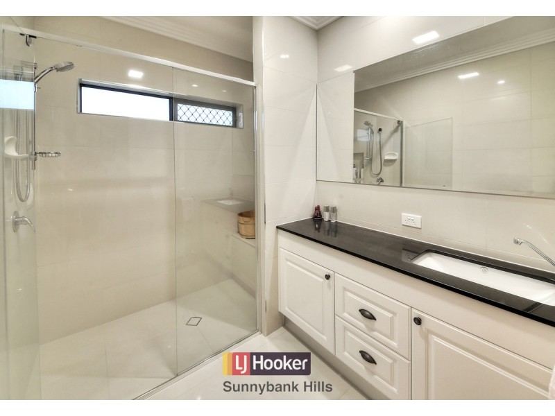 98 Warrigal Road, Runcorn QLD 4113