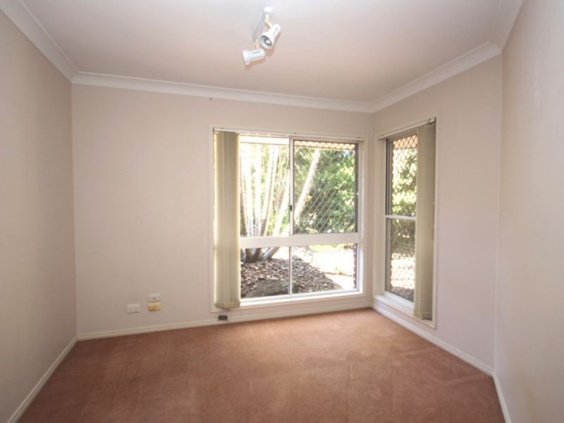 8 Redgum Place, Calamvale QLD 4116