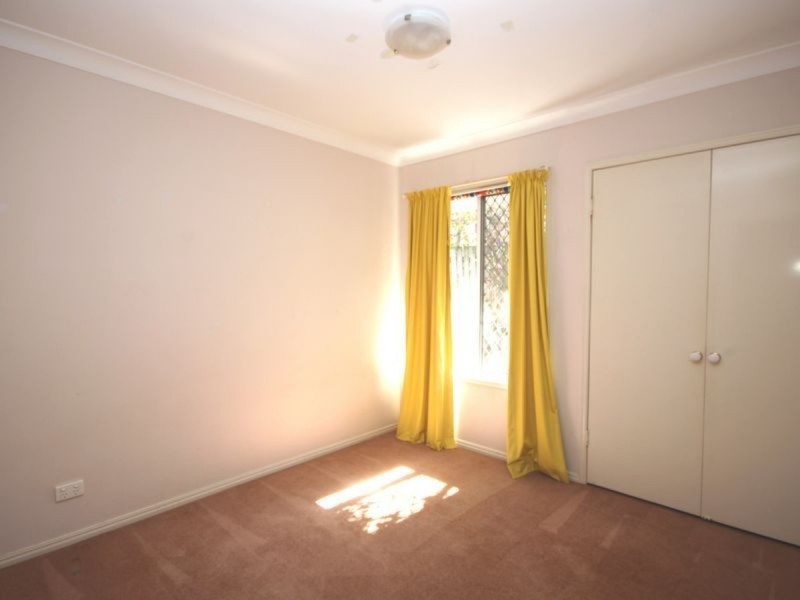 8 Redgum Place, Calamvale QLD 4116